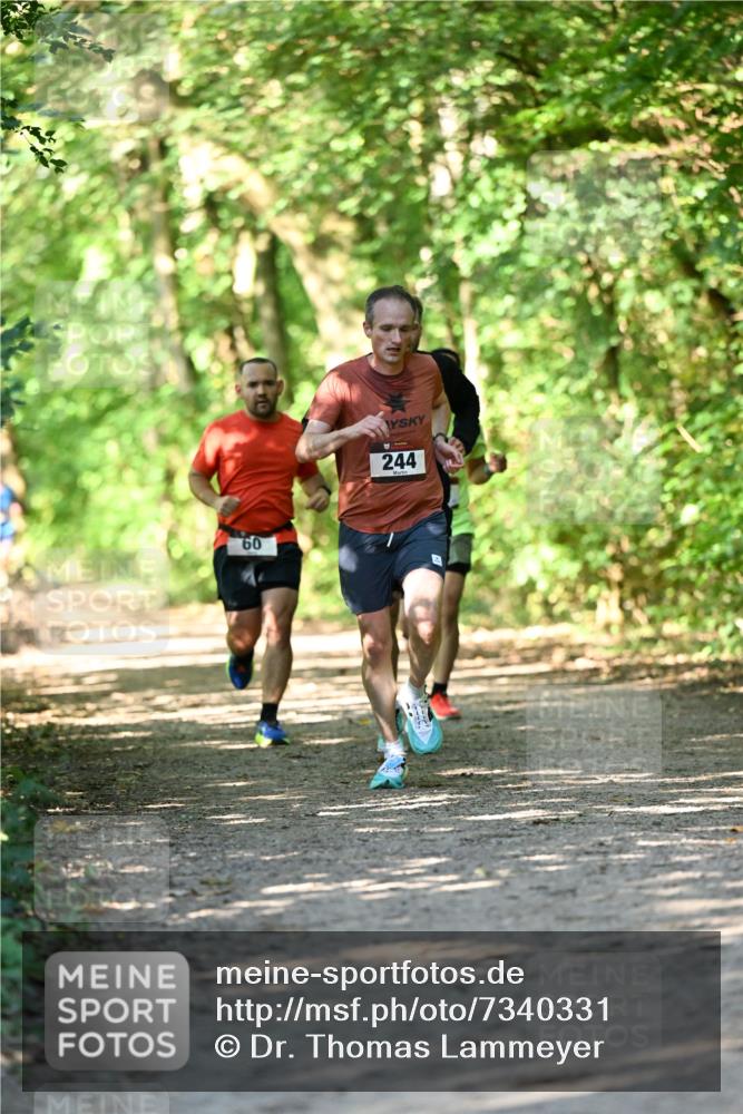 06.10.2024 - Bramfelder Halbmarathon 2024 Dr. Thomas Lammeyer http://msf.ph/oto/7340331 06.10.2024 10:42:54 Laufen 60, 244 meine-sportfotos.de