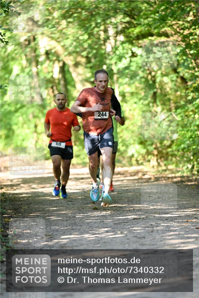 06.10.2024 - Bramfelder Halbmarathon 2024 Dr. Thomas Lammeyer http://msf.ph/oto/7340332 06.10.2024 10:42:54 Laufen 60, 244 meine-sportfotos.de