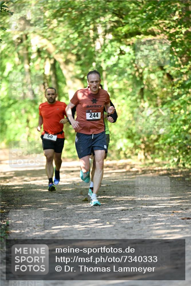 06.10.2024 - Bramfelder Halbmarathon 2024 Dr. Thomas Lammeyer http://msf.ph/oto/7340333 06.10.2024 10:42:55 Laufen 60, 244 meine-sportfotos.de