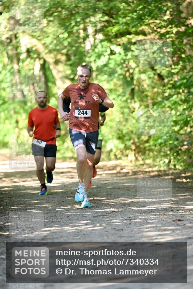 06.10.2024 - Bramfelder Halbmarathon 2024 Dr. Thomas Lammeyer http://msf.ph/oto/7340334 06.10.2024 10:42:55 Laufen 60, 244 meine-sportfotos.de