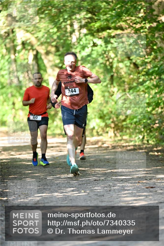 06.10.2024 - Bramfelder Halbmarathon 2024 Dr. Thomas Lammeyer http://msf.ph/oto/7340335 06.10.2024 10:42:55 Laufen 60, 244 meine-sportfotos.de