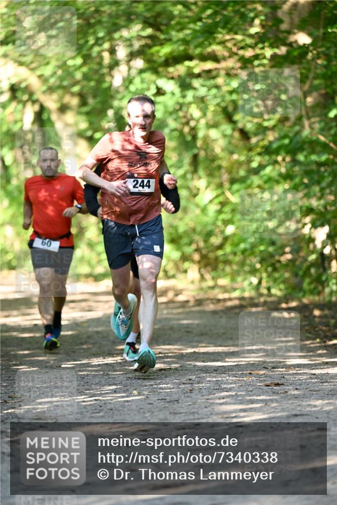 06.10.2024 - Bramfelder Halbmarathon 2024 Dr. Thomas Lammeyer http://msf.ph/oto/7340338 06.10.2024 10:42:55 Laufen 60, 244 meine-sportfotos.de