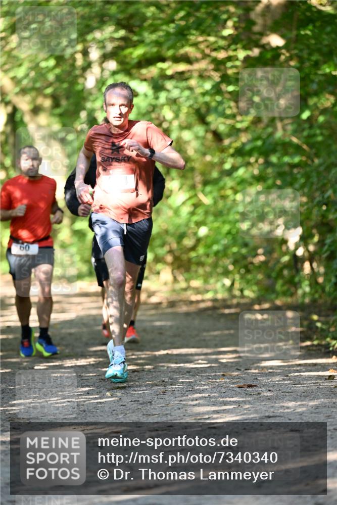 06.10.2024 - Bramfelder Halbmarathon 2024 Dr. Thomas Lammeyer http://msf.ph/oto/7340340 06.10.2024 10:42:56 Laufen 60 meine-sportfotos.de