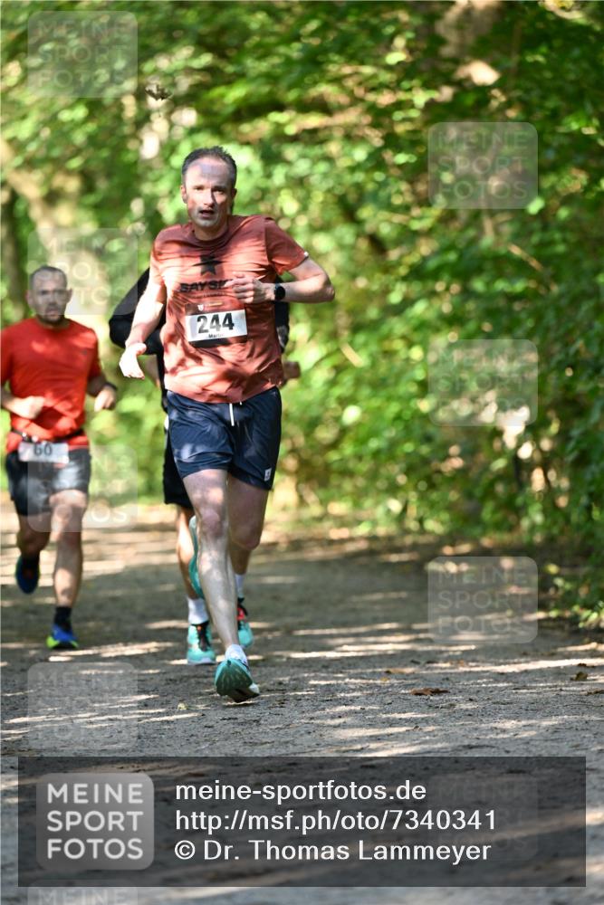 06.10.2024 - Bramfelder Halbmarathon 2024 Dr. Thomas Lammeyer http://msf.ph/oto/7340341 06.10.2024 10:42:56 Laufen 60, 244 meine-sportfotos.de