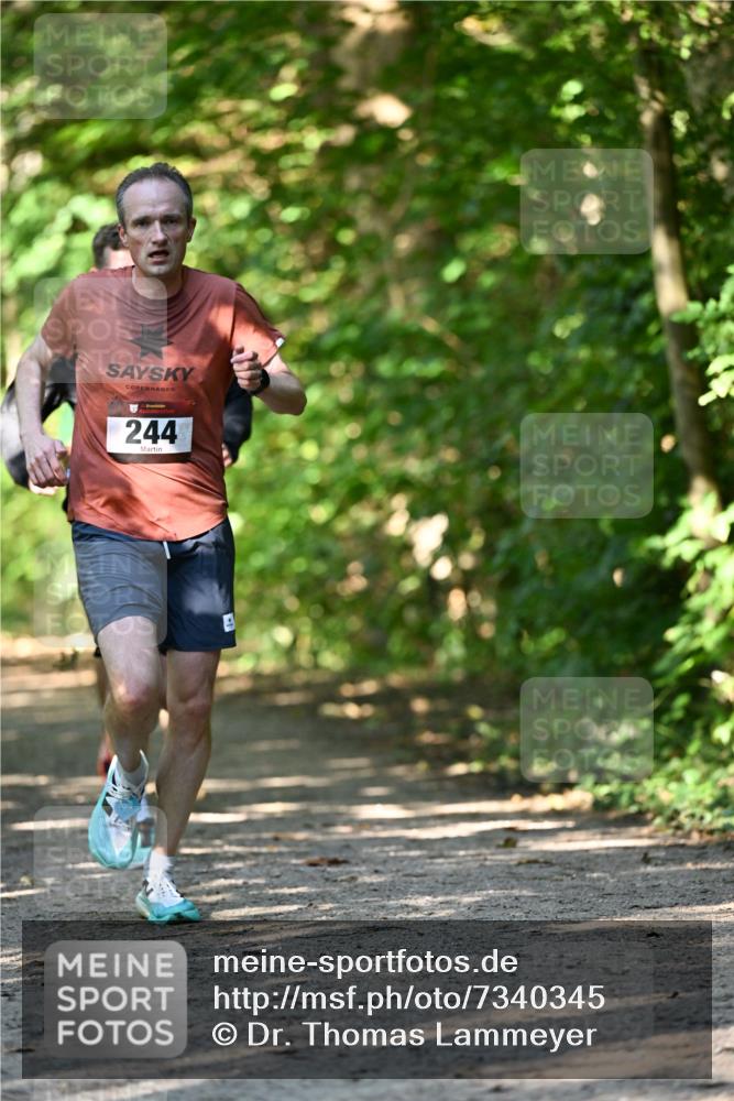 06.10.2024 - Bramfelder Halbmarathon 2024 Dr. Thomas Lammeyer http://msf.ph/oto/7340345 06.10.2024 10:42:56 Laufen 244 meine-sportfotos.de