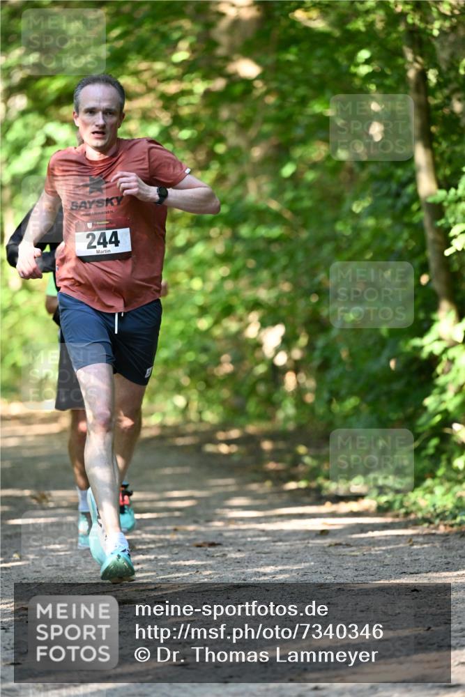 06.10.2024 - Bramfelder Halbmarathon 2024 Dr. Thomas Lammeyer http://msf.ph/oto/7340346 06.10.2024 10:42:56 Laufen 244 meine-sportfotos.de