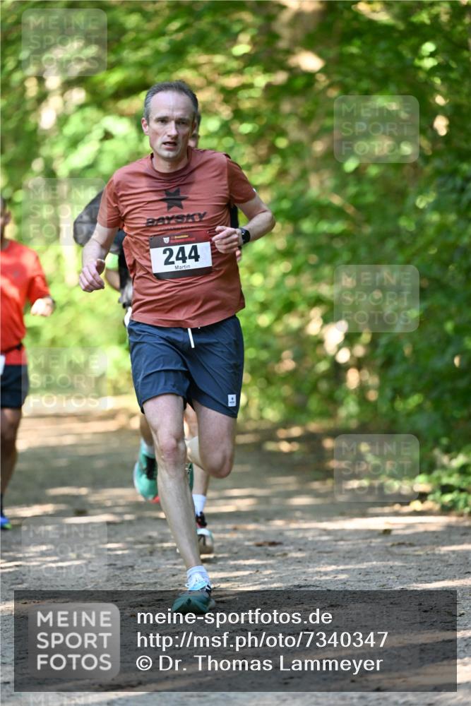 06.10.2024 - Bramfelder Halbmarathon 2024 Dr. Thomas Lammeyer http://msf.ph/oto/7340347 06.10.2024 10:42:56 Laufen 244 meine-sportfotos.de