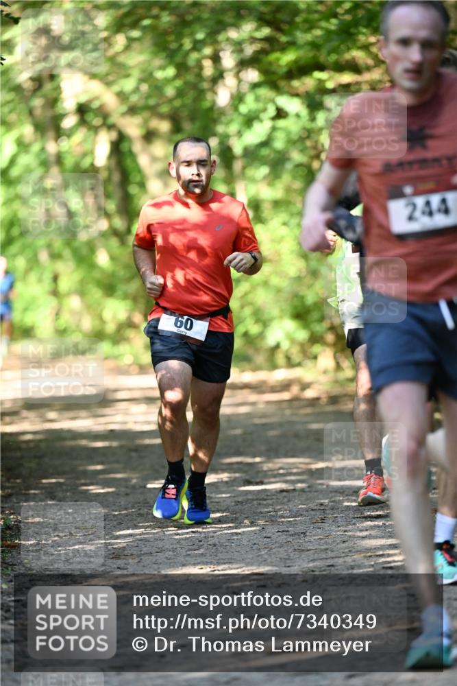 06.10.2024 - Bramfelder Halbmarathon 2024 Dr. Thomas Lammeyer http://msf.ph/oto/7340349 06.10.2024 10:42:57 Laufen 60, 244 meine-sportfotos.de
