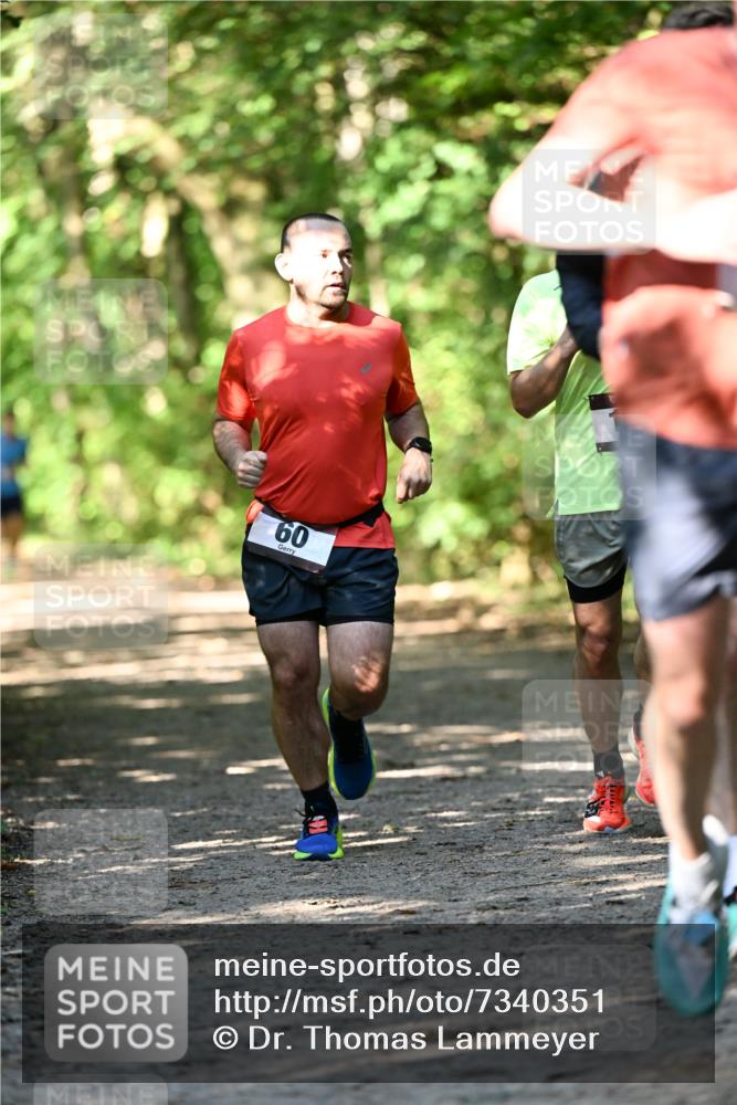 06.10.2024 - Bramfelder Halbmarathon 2024 Dr. Thomas Lammeyer http://msf.ph/oto/7340351 06.10.2024 10:42:57 Laufen 60, 00 meine-sportfotos.de