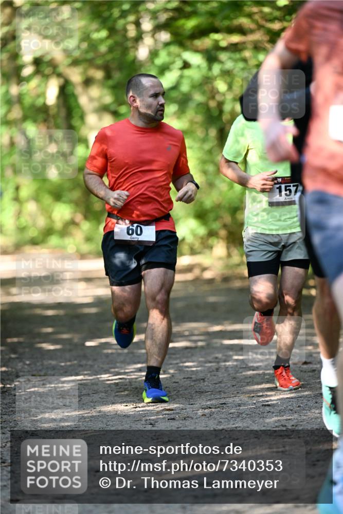 06.10.2024 - Bramfelder Halbmarathon 2024 Dr. Thomas Lammeyer http://msf.ph/oto/7340353 06.10.2024 10:42:58 Laufen 60, 157 meine-sportfotos.de