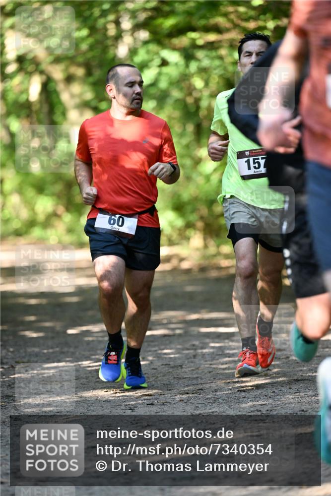 06.10.2024 - Bramfelder Halbmarathon 2024 Dr. Thomas Lammeyer http://msf.ph/oto/7340354 06.10.2024 10:42:58 Laufen 60, 00, 10, 157 meine-sportfotos.de