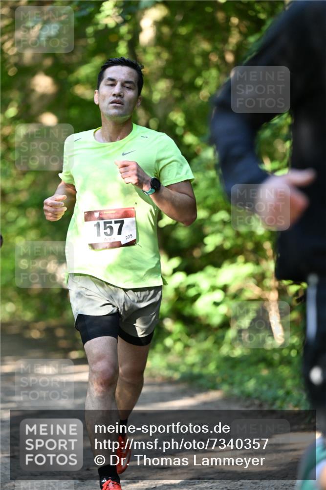 06.10.2024 - Bramfelder Halbmarathon 2024 Dr. Thomas Lammeyer http://msf.ph/oto/7340357 06.10.2024 10:42:59 Laufen 157, 225 meine-sportfotos.de
