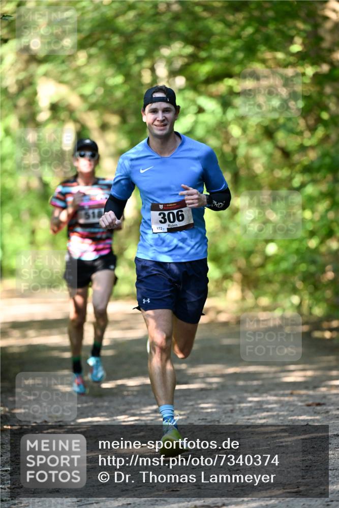 06.10.2024 - Bramfelder Halbmarathon 2024 Dr. Thomas Lammeyer http://msf.ph/oto/7340374 06.10.2024 10:43:08 Laufen 51, 306, 172 meine-sportfotos.de