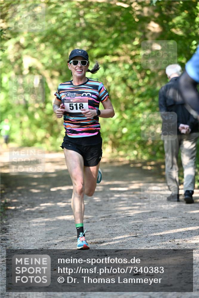 06.10.2024 - Bramfelder Halbmarathon 2024 Dr. Thomas Lammeyer http://msf.ph/oto/7340383 06.10.2024 10:43:10 Laufen 518 meine-sportfotos.de