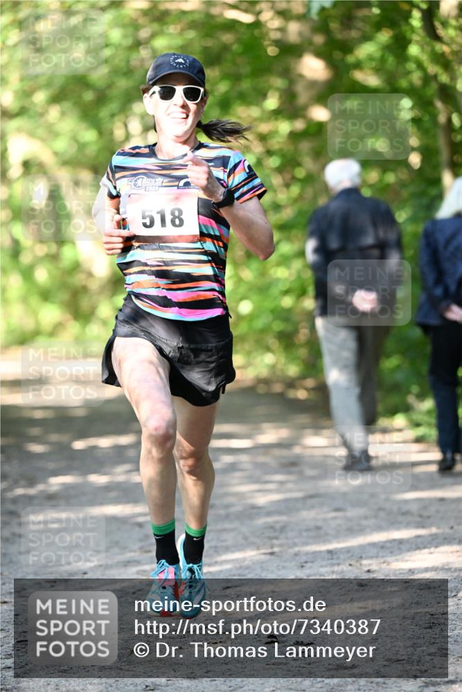 06.10.2024 - Bramfelder Halbmarathon 2024 Dr. Thomas Lammeyer http://msf.ph/oto/7340387 06.10.2024 10:43:11 Laufen 2024, 518 meine-sportfotos.de