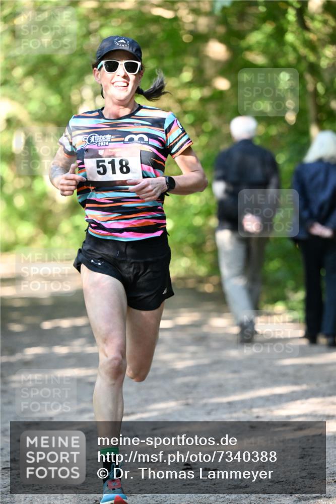 06.10.2024 - Bramfelder Halbmarathon 2024 Dr. Thomas Lammeyer http://msf.ph/oto/7340388 06.10.2024 10:43:11 Laufen 518 meine-sportfotos.de
