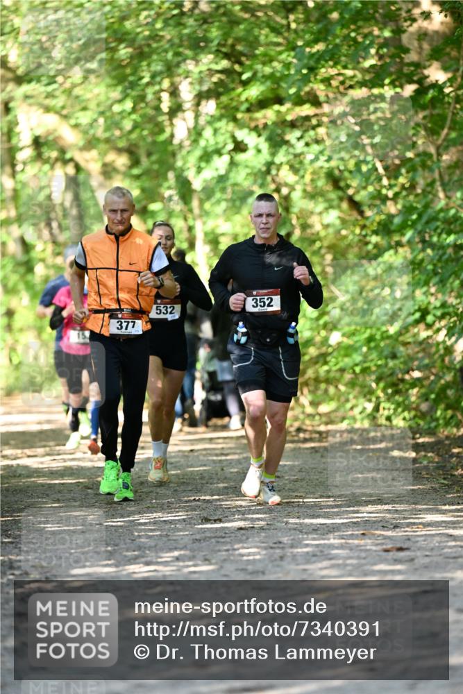 06.10.2024 - Bramfelder Halbmarathon 2024 Dr. Thomas Lammeyer http://msf.ph/oto/7340391 06.10.2024 10:43:42 Laufen 377, 113, 532, 352 meine-sportfotos.de