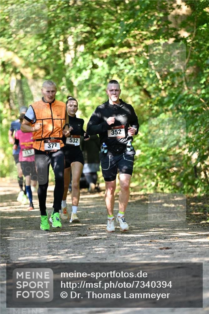 06.10.2024 - Bramfelder Halbmarathon 2024 Dr. Thomas Lammeyer http://msf.ph/oto/7340394 06.10.2024 10:43:43 Laufen 377, 153, 532, 352 meine-sportfotos.de