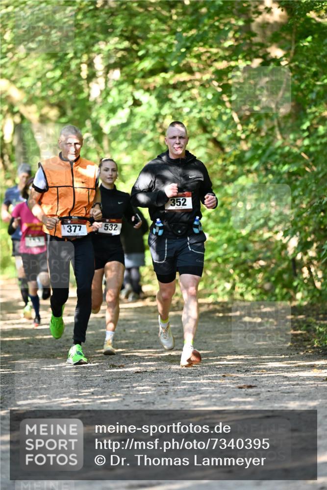06.10.2024 - Bramfelder Halbmarathon 2024 Dr. Thomas Lammeyer http://msf.ph/oto/7340395 06.10.2024 10:43:43 Laufen 377, 532, 352 meine-sportfotos.de