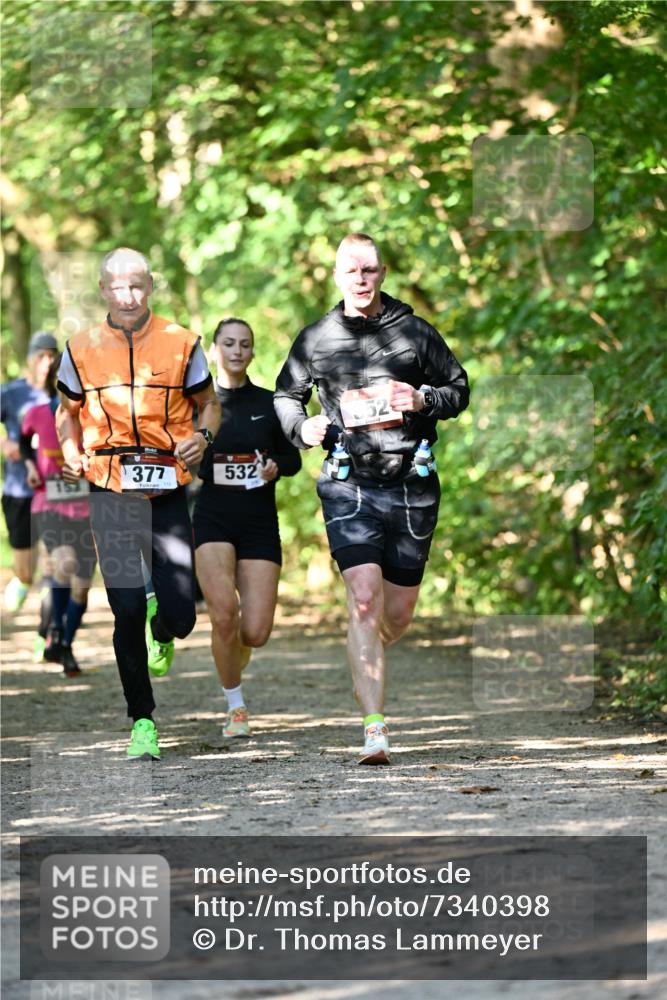 06.10.2024 - Bramfelder Halbmarathon 2024 Dr. Thomas Lammeyer http://msf.ph/oto/7340398 06.10.2024 10:43:43 Laufen 377, 532 meine-sportfotos.de
