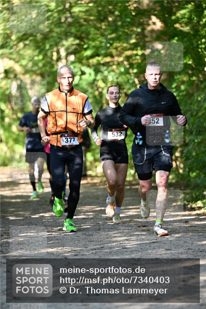 06.10.2024 - Bramfelder Halbmarathon 2024 Dr. Thomas Lammeyer http://msf.ph/oto/7340403 06.10.2024 10:43:44 Laufen 377, 532, 52 meine-sportfotos.de