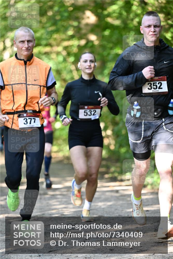06.10.2024 - Bramfelder Halbmarathon 2024 Dr. Thomas Lammeyer http://msf.ph/oto/7340409 06.10.2024 10:43:46 Laufen 377, 532, 352 meine-sportfotos.de