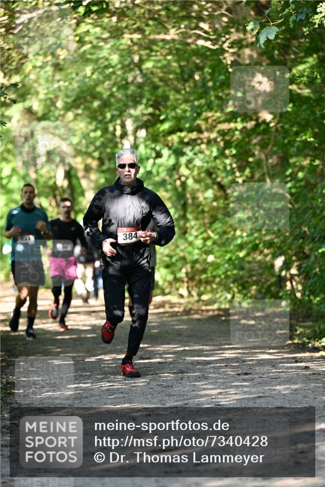 06.10.2024 - Bramfelder Halbmarathon 2024 Dr. Thomas Lammeyer http://msf.ph/oto/7340428 06.10.2024 10:43:51 Laufen 384 meine-sportfotos.de