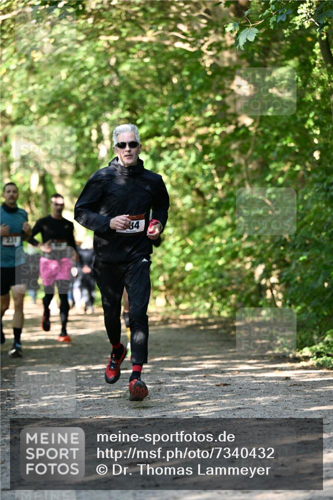 06.10.2024 - Bramfelder Halbmarathon 2024 Dr. Thomas Lammeyer http://msf.ph/oto/7340432 06.10.2024 10:43:52 Laufen 231, 34 meine-sportfotos.de