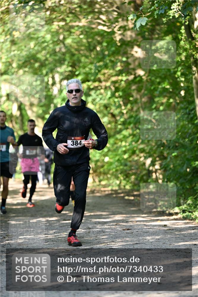 06.10.2024 - Bramfelder Halbmarathon 2024 Dr. Thomas Lammeyer http://msf.ph/oto/7340433 06.10.2024 10:43:52 Laufen 384 meine-sportfotos.de