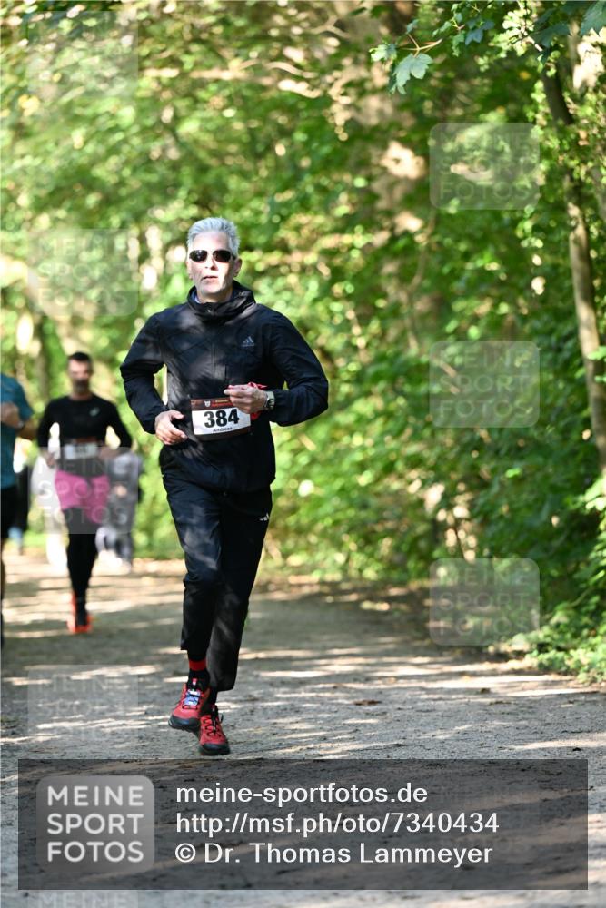 06.10.2024 - Bramfelder Halbmarathon 2024 Dr. Thomas Lammeyer http://msf.ph/oto/7340434 06.10.2024 10:43:52 Laufen 384 meine-sportfotos.de