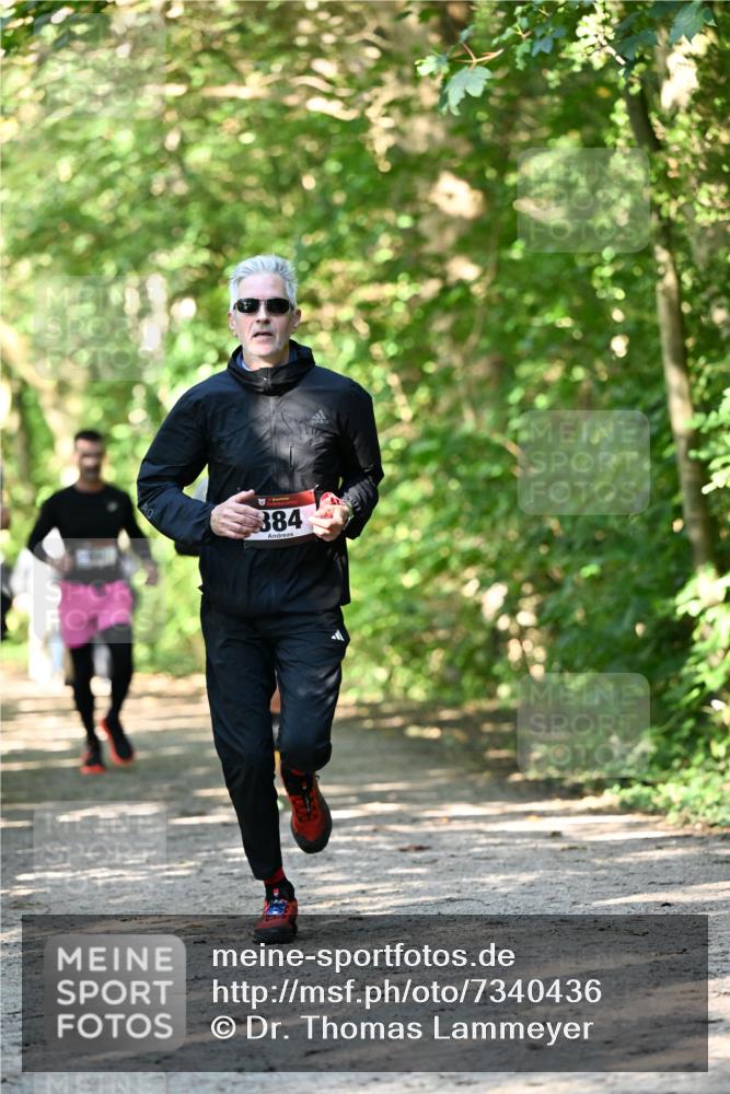 06.10.2024 - Bramfelder Halbmarathon 2024 Dr. Thomas Lammeyer http://msf.ph/oto/7340436 06.10.2024 10:43:52 Laufen 384 meine-sportfotos.de