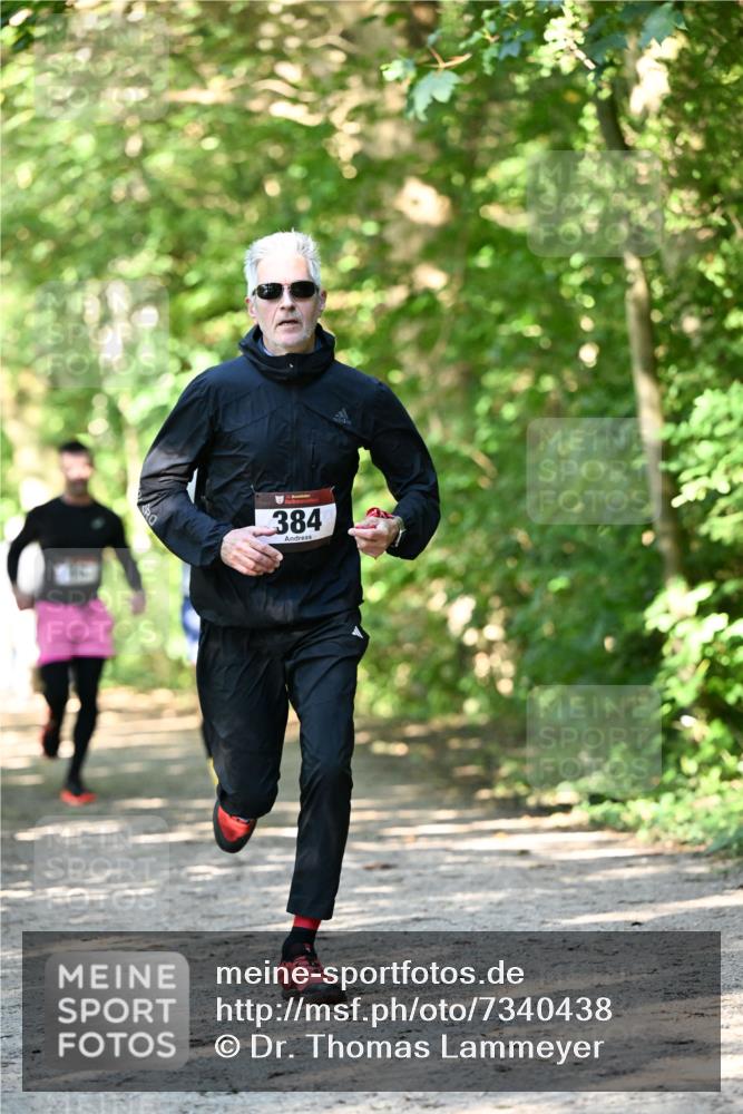 06.10.2024 - Bramfelder Halbmarathon 2024 Dr. Thomas Lammeyer http://msf.ph/oto/7340438 06.10.2024 10:43:53 Laufen 384 meine-sportfotos.de
