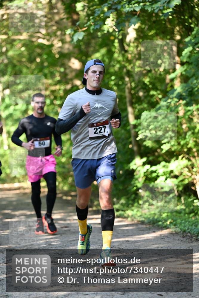 06.10.2024 - Bramfelder Halbmarathon 2024 Dr. Thomas Lammeyer http://msf.ph/oto/7340447 06.10.2024 10:43:55 Laufen 50, 227 meine-sportfotos.de