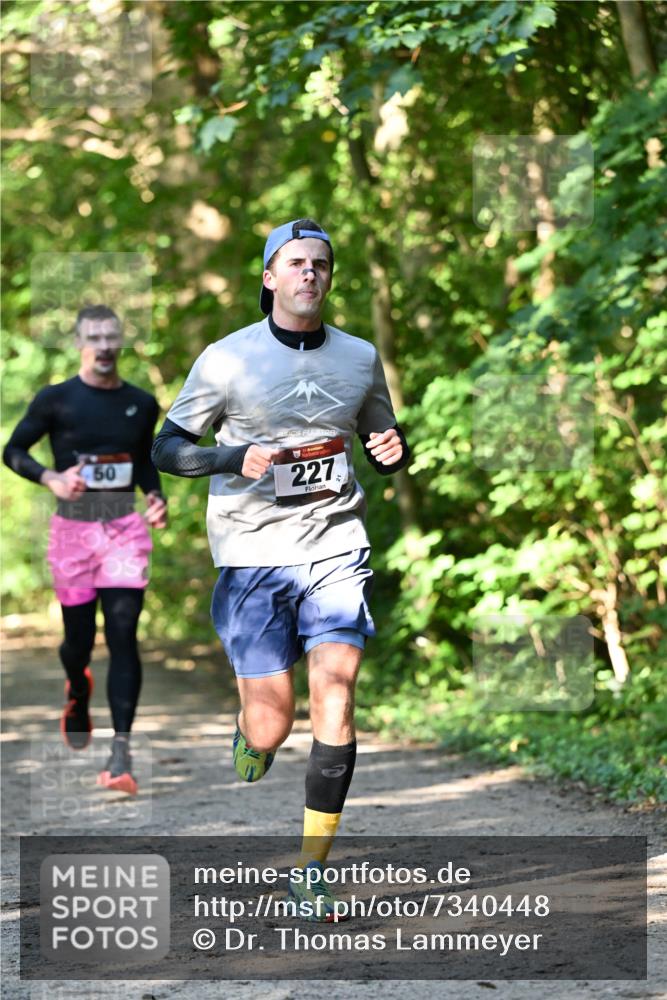 06.10.2024 - Bramfelder Halbmarathon 2024 Dr. Thomas Lammeyer http://msf.ph/oto/7340448 06.10.2024 10:43:55 Laufen 50, 33, 227 meine-sportfotos.de