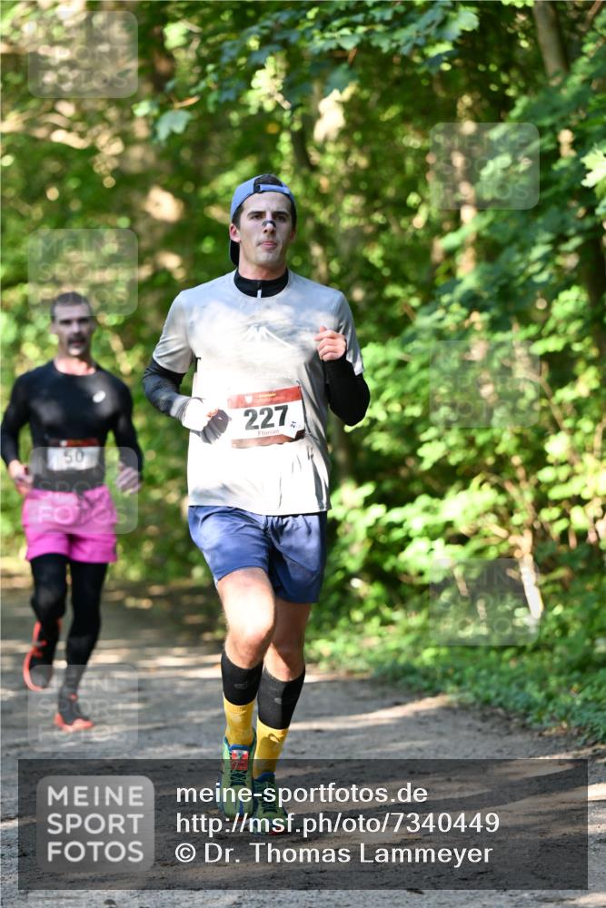 06.10.2024 - Bramfelder Halbmarathon 2024 Dr. Thomas Lammeyer http://msf.ph/oto/7340449 06.10.2024 10:43:55 Laufen 50, 227 meine-sportfotos.de