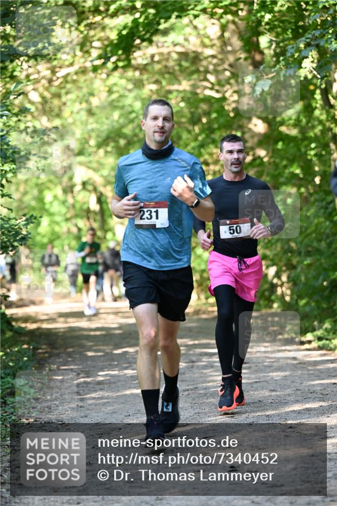06.10.2024 - Bramfelder Halbmarathon 2024 Dr. Thomas Lammeyer http://msf.ph/oto/7340452 06.10.2024 10:43:56 Laufen 231, 51, 50 meine-sportfotos.de