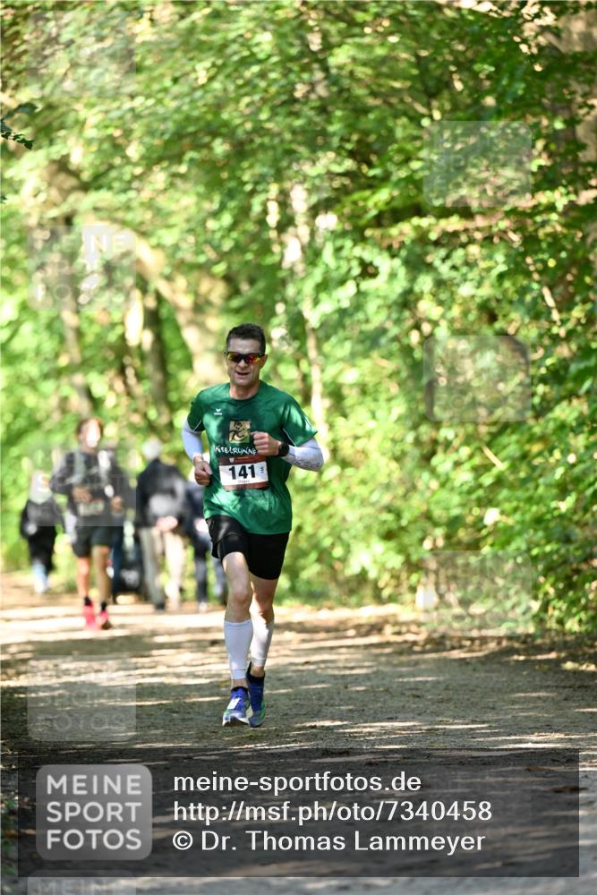 06.10.2024 - Bramfelder Halbmarathon 2024 Dr. Thomas Lammeyer http://msf.ph/oto/7340458 06.10.2024 10:43:59 Laufen 141 meine-sportfotos.de