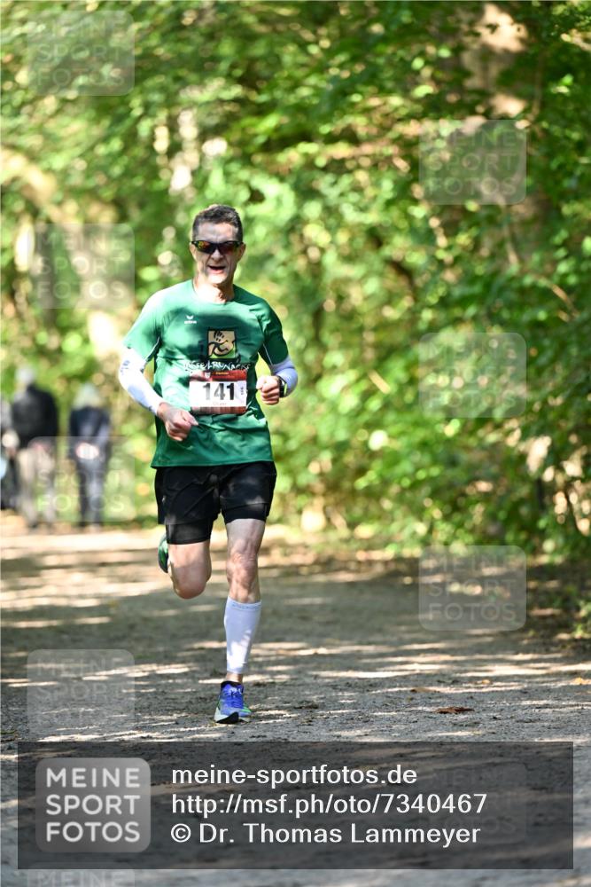 06.10.2024 - Bramfelder Halbmarathon 2024 Dr. Thomas Lammeyer http://msf.ph/oto/7340467 06.10.2024 10:44:01 Laufen 141 meine-sportfotos.de
