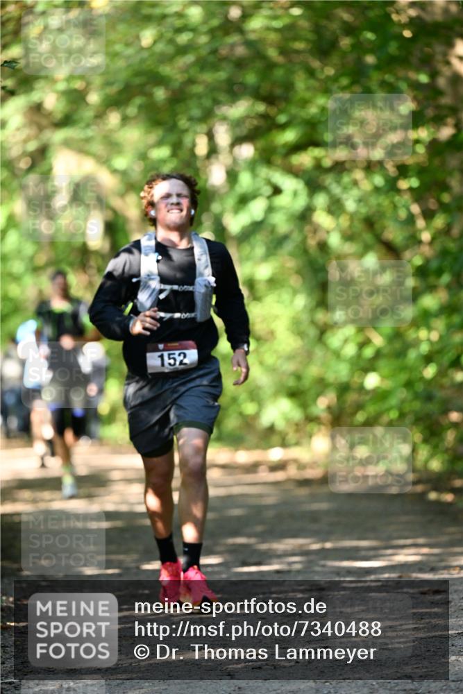 06.10.2024 - Bramfelder Halbmarathon 2024 Dr. Thomas Lammeyer http://msf.ph/oto/7340488 06.10.2024 10:44:07 Laufen 152 meine-sportfotos.de