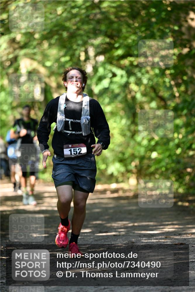 06.10.2024 - Bramfelder Halbmarathon 2024 Dr. Thomas Lammeyer http://msf.ph/oto/7340490 06.10.2024 10:44:07 Laufen 152 meine-sportfotos.de