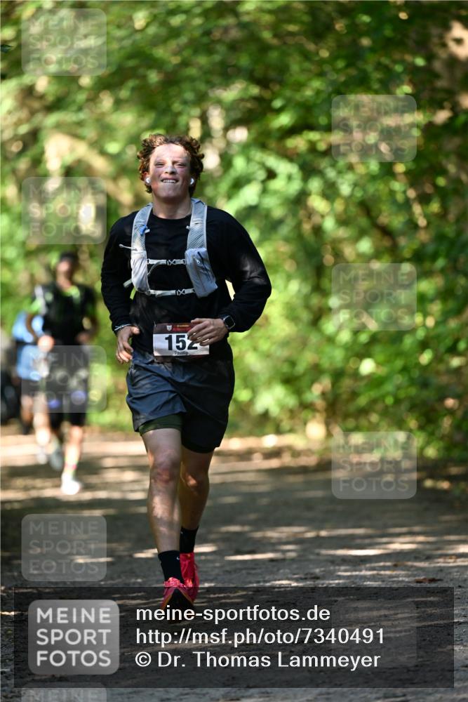 06.10.2024 - Bramfelder Halbmarathon 2024 Dr. Thomas Lammeyer http://msf.ph/oto/7340491 06.10.2024 10:44:07 Laufen 152 meine-sportfotos.de