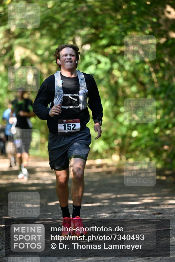 06.10.2024 - Bramfelder Halbmarathon 2024 Dr. Thomas Lammeyer http://msf.ph/oto/7340493 06.10.2024 10:44:08 Laufen 152 meine-sportfotos.de