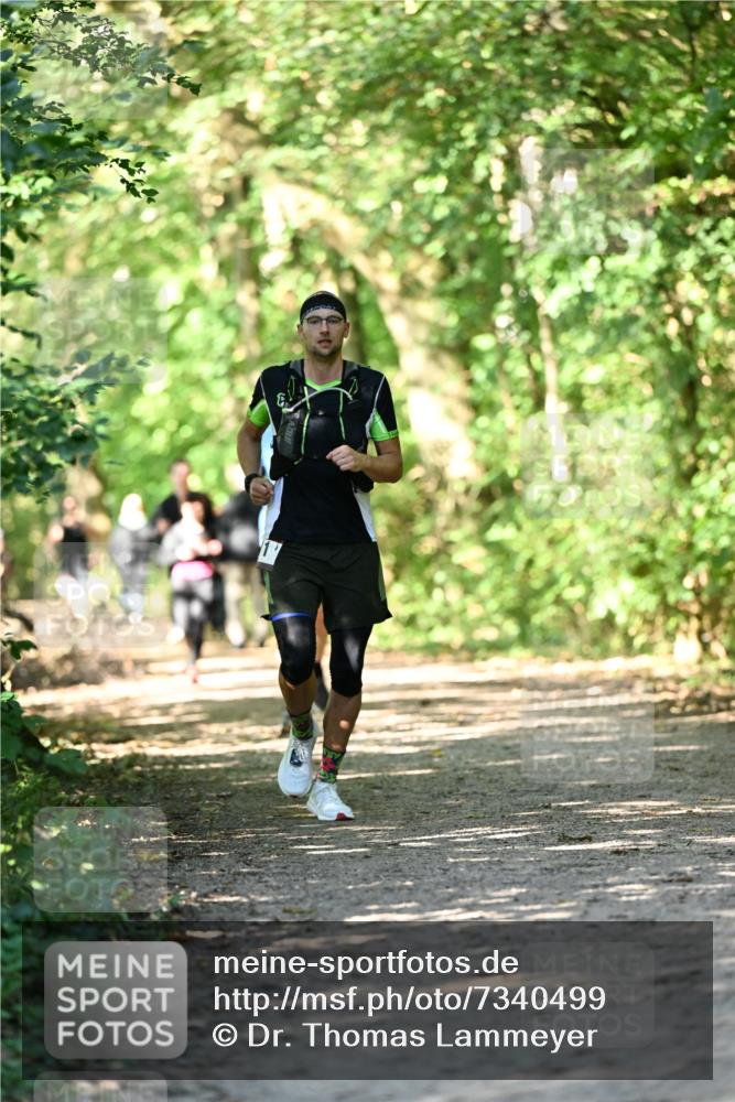 06.10.2024 - Bramfelder Halbmarathon 2024 Dr. Thomas Lammeyer http://msf.ph/oto/7340499 06.10.2024 10:44:10 Laufen  meine-sportfotos.de