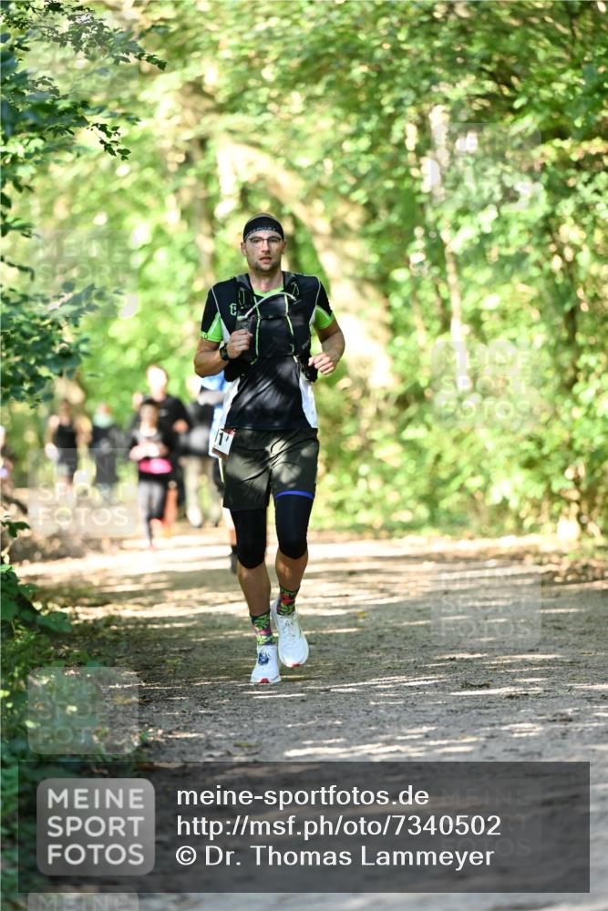 06.10.2024 - Bramfelder Halbmarathon 2024 Dr. Thomas Lammeyer http://msf.ph/oto/7340502 06.10.2024 10:44:11 Laufen  meine-sportfotos.de