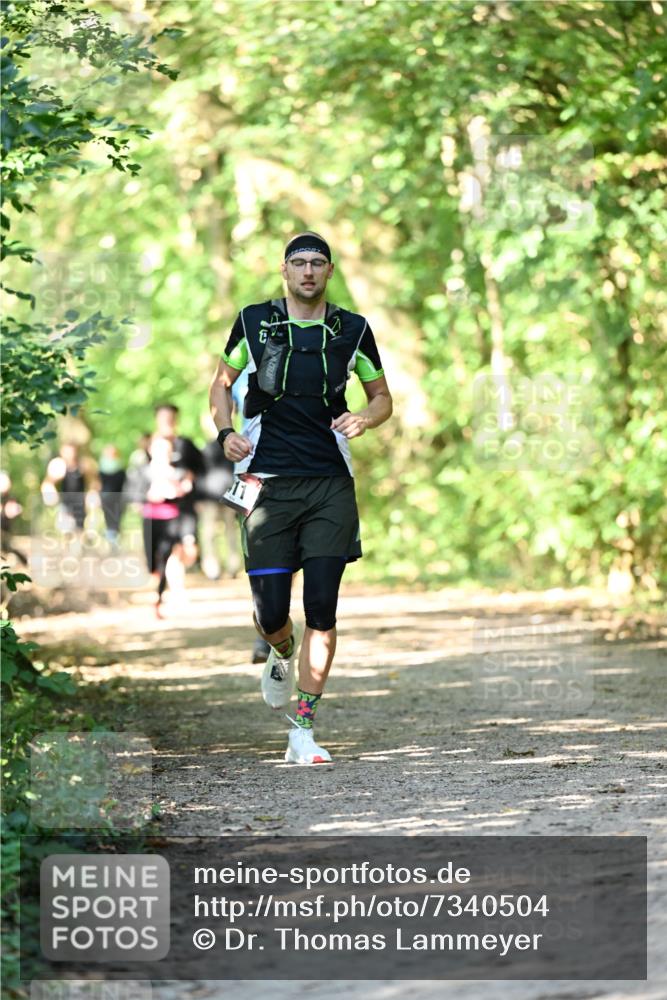 06.10.2024 - Bramfelder Halbmarathon 2024 Dr. Thomas Lammeyer http://msf.ph/oto/7340504 06.10.2024 10:44:11 Laufen  meine-sportfotos.de