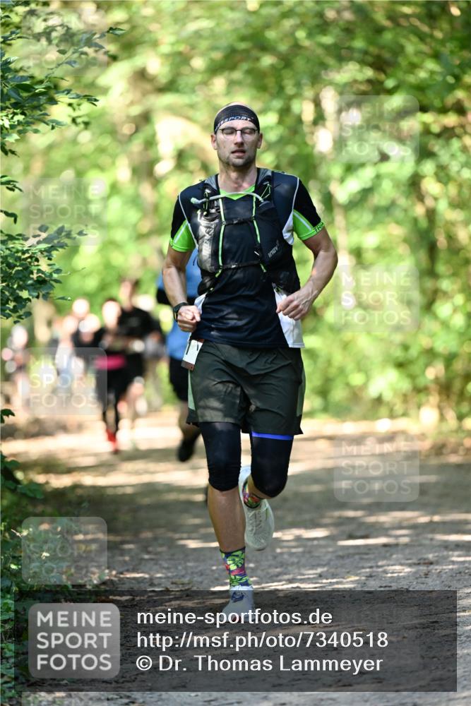 06.10.2024 - Bramfelder Halbmarathon 2024 Dr. Thomas Lammeyer http://msf.ph/oto/7340518 06.10.2024 10:44:13 Laufen  meine-sportfotos.de