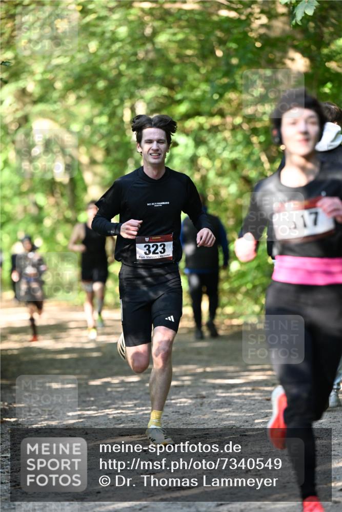 06.10.2024 - Bramfelder Halbmarathon 2024 Dr. Thomas Lammeyer http://msf.ph/oto/7340549 06.10.2024 10:44:21 Laufen 323, 517 meine-sportfotos.de