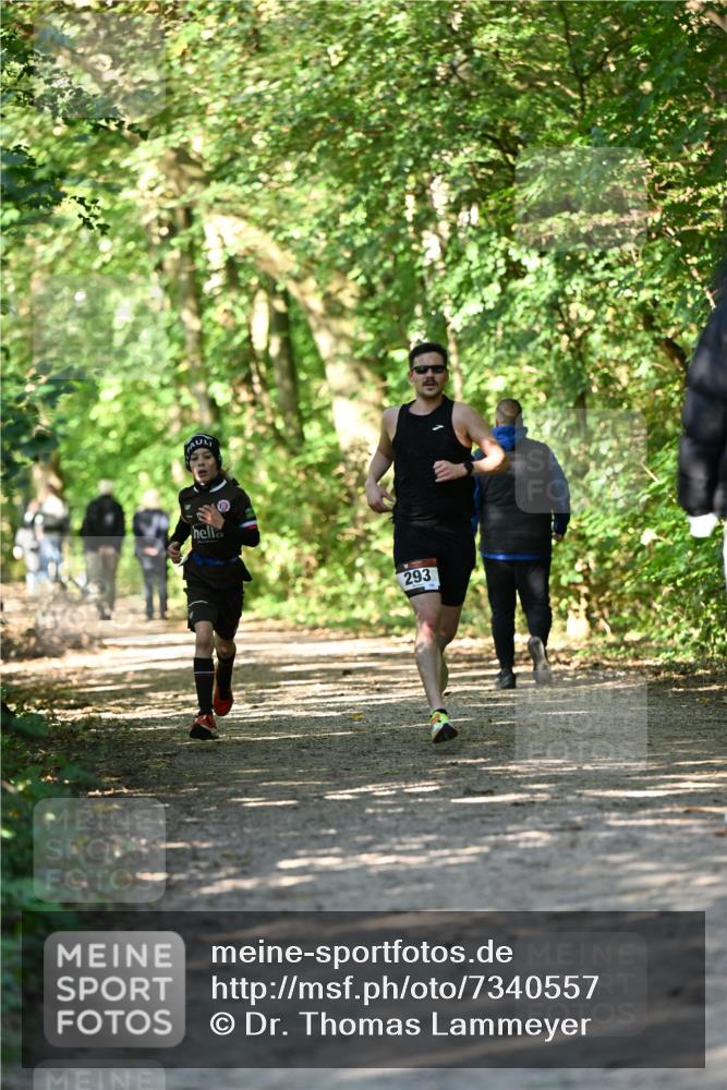06.10.2024 - Bramfelder Halbmarathon 2024 Dr. Thomas Lammeyer http://msf.ph/oto/7340557 06.10.2024 10:44:23 Laufen 293 meine-sportfotos.de