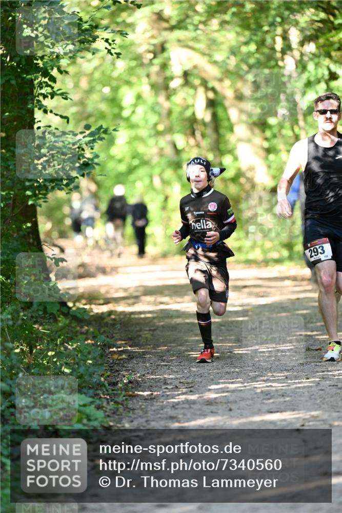 06.10.2024 - Bramfelder Halbmarathon 2024 Dr. Thomas Lammeyer http://msf.ph/oto/7340560 06.10.2024 10:44:24 Laufen 293, 168 meine-sportfotos.de