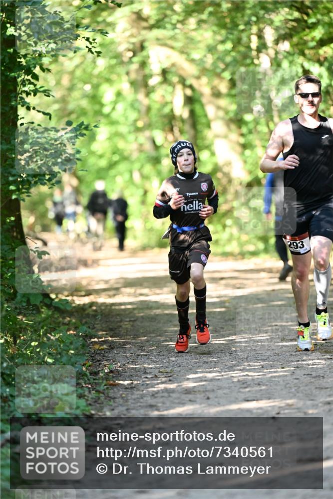 06.10.2024 - Bramfelder Halbmarathon 2024 Dr. Thomas Lammeyer http://msf.ph/oto/7340561 06.10.2024 10:44:24 Laufen 293 meine-sportfotos.de